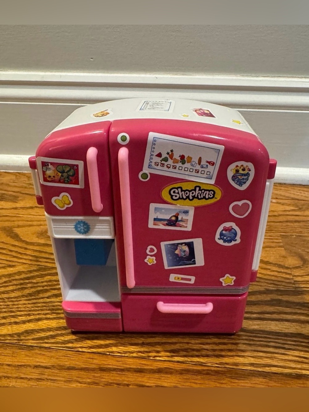 Shopkins pink Refrigerator So Cool Fridge playset.